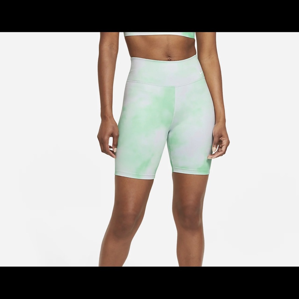 Nike One Icon Clash